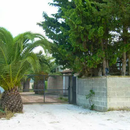 3 Bedrooms House With Private Pool And Terrace At Provincia Di Lecce Nyaraló